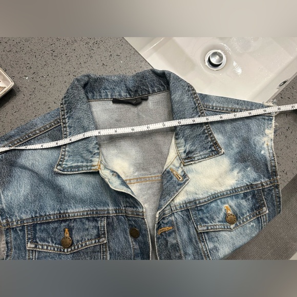 Acid wash distressed denim vest - Picture 5 of 11